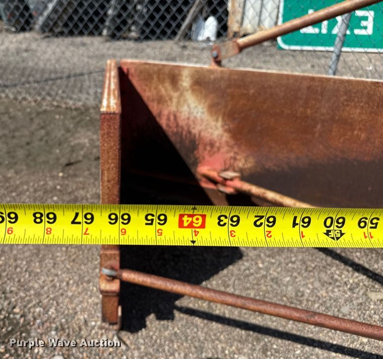 image for item EP0619 HTC 2000 shouldering machine