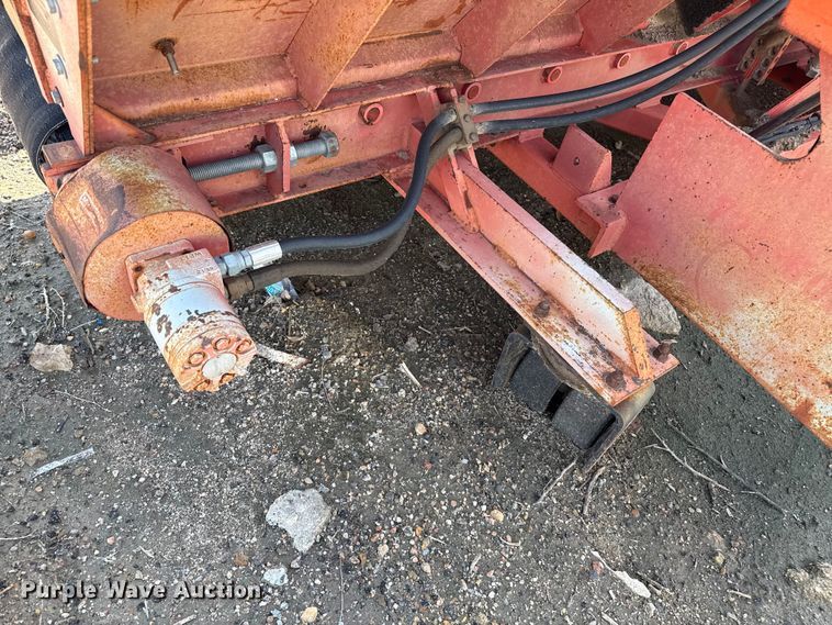 image for item EP0619 HTC 2000 shouldering machine