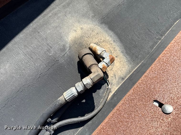 image for item EP0619 HTC 2000 shouldering machine