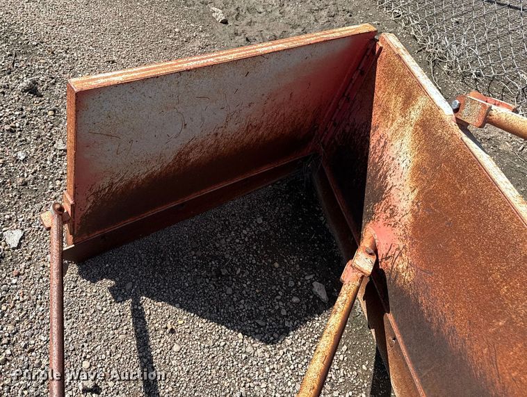 image for item EP0619 HTC 2000 shouldering machine