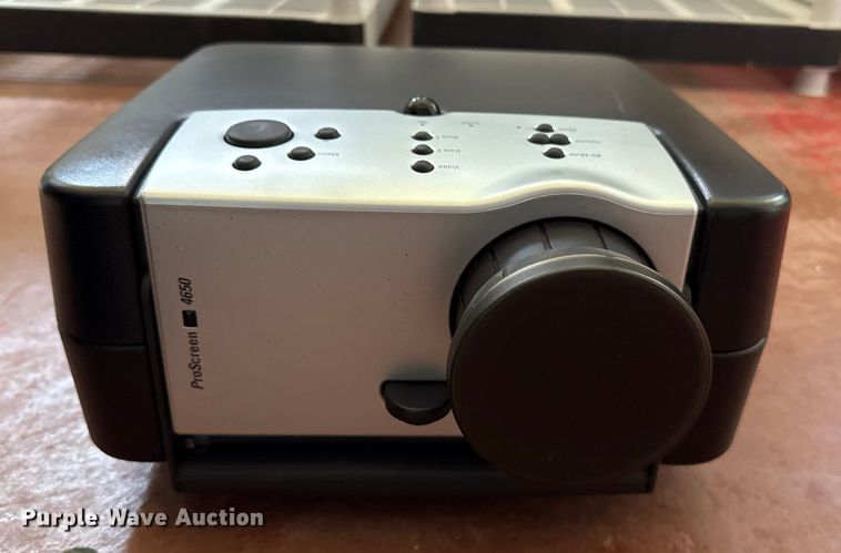 image for item EP0653 Philips  LC4650 projector