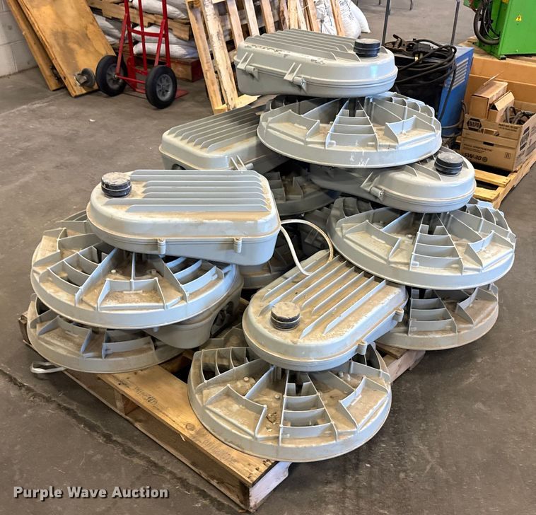 image for item ER2408 (8) Holophane street lights