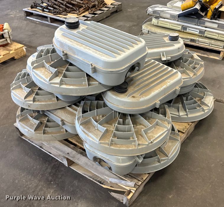 image for item ER2408 (8) Holophane street lights