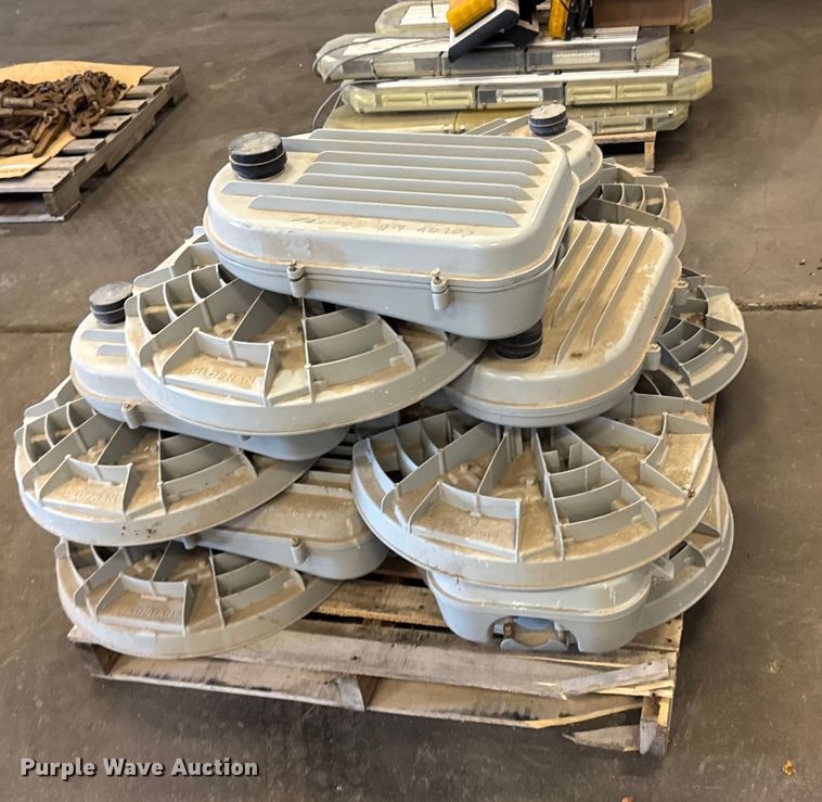 image for item ER2408 (8) Holophane street lights