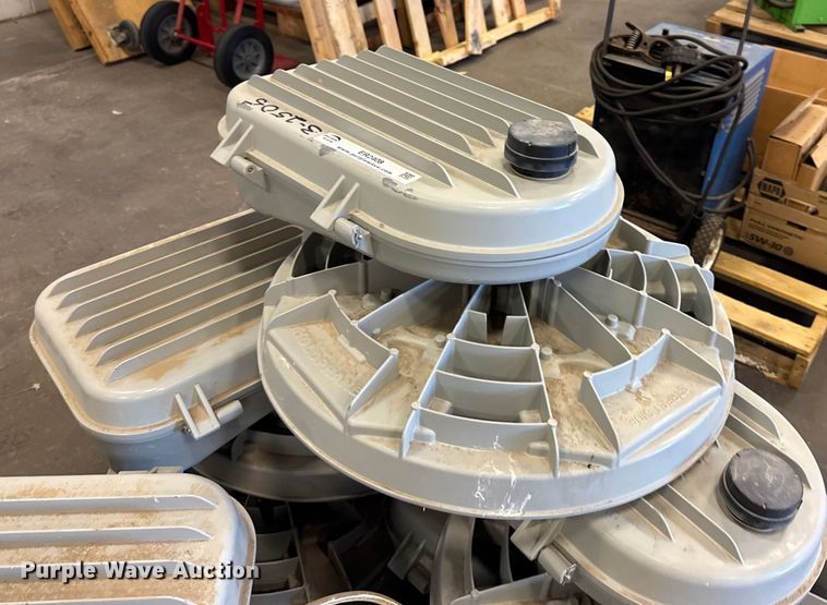 image for item ER2408 (8) Holophane street lights