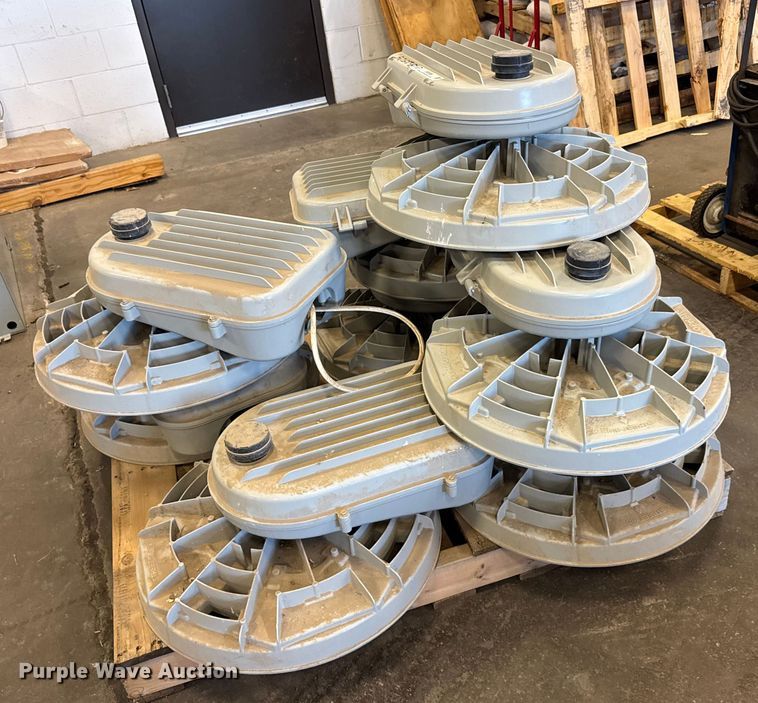 image for item ER2408 (8) Holophane street lights