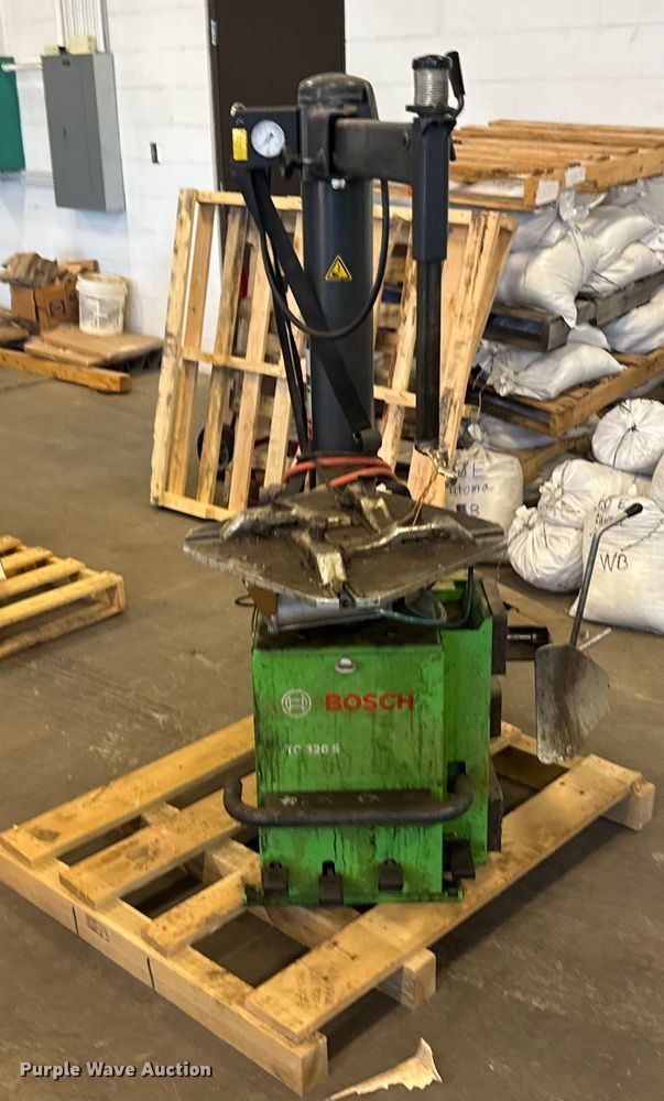 image for item ER2412 Bosch TC326 S tire machine