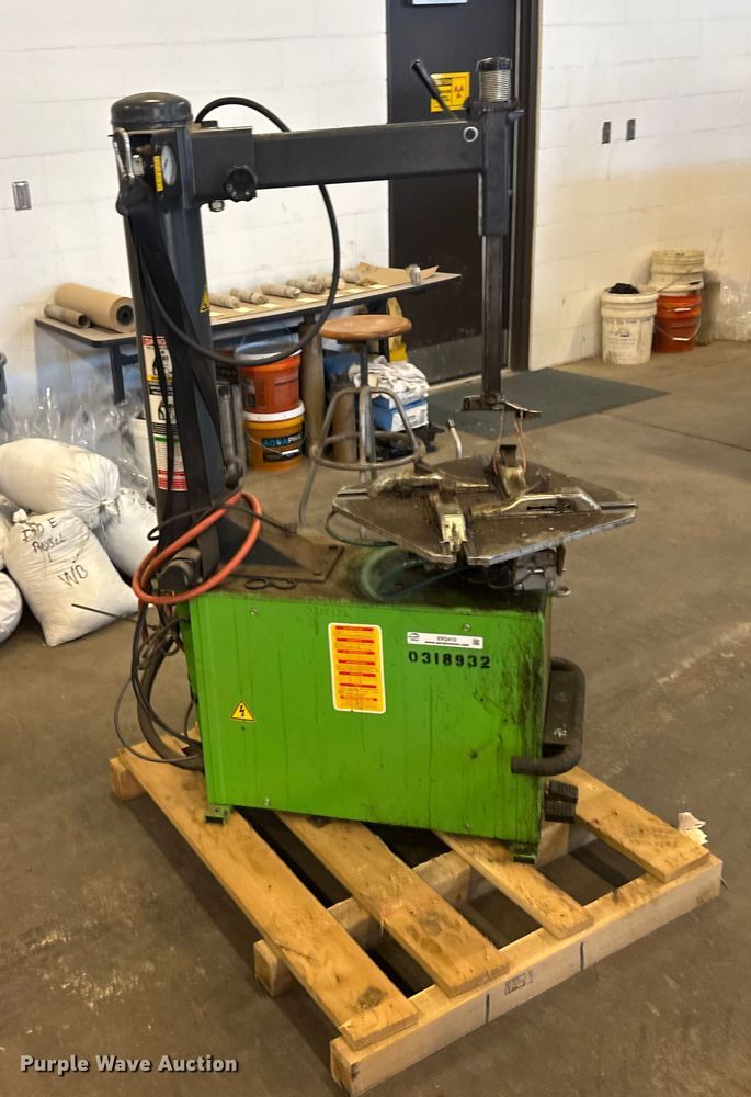 image for item ER2412 Bosch TC326 S tire machine