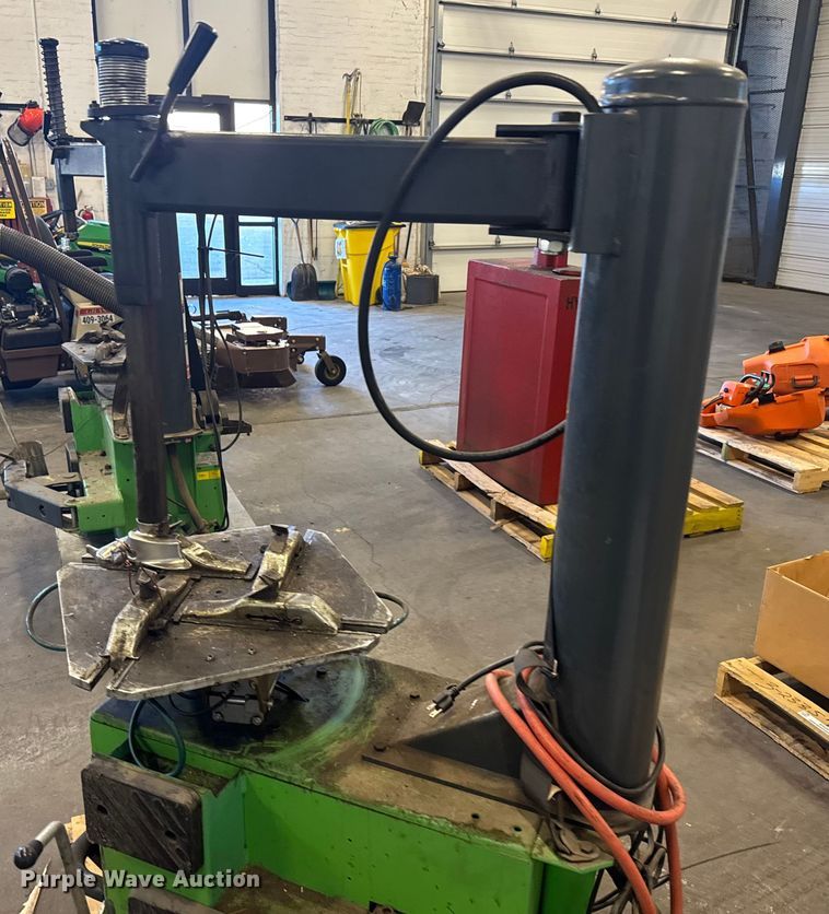 image for item ER2412 Bosch TC326 S tire machine