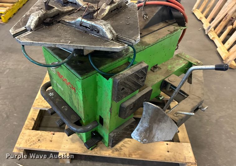 image for item ER2412 Bosch TC326 S tire machine