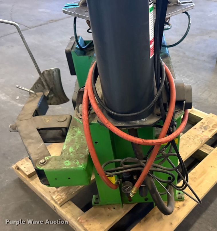 image for item ER2412 Bosch TC326 S tire machine