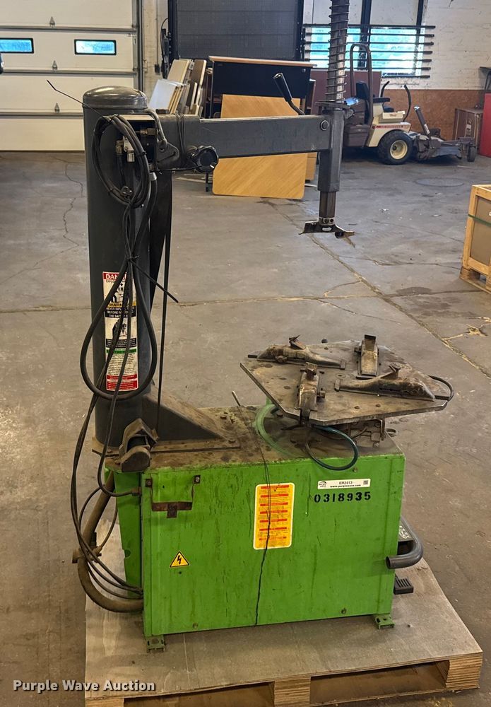 image for item ER2413 Bosch TC 326 S tire machine