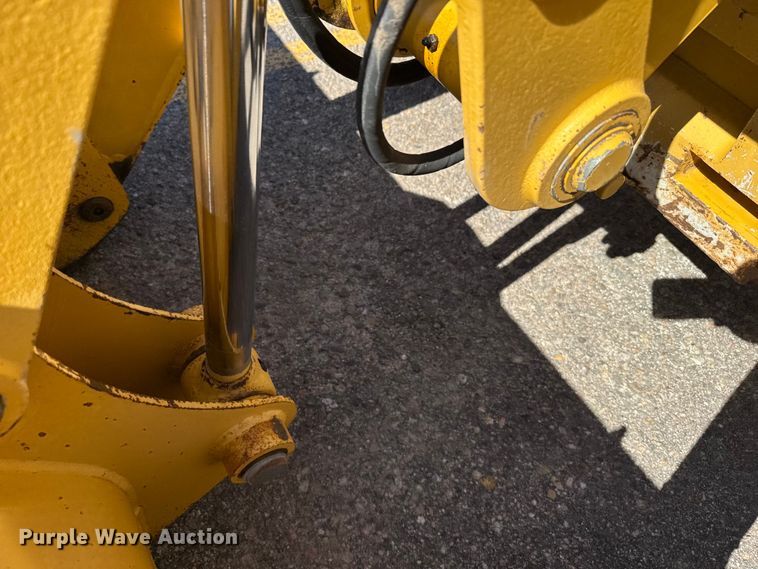 image for item ER2420 2005 John Deere 310G backhoe