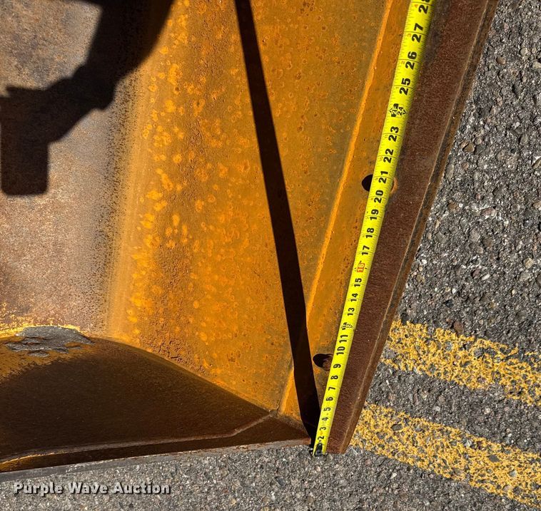 image for item ER2420 2005 John Deere 310G backhoe