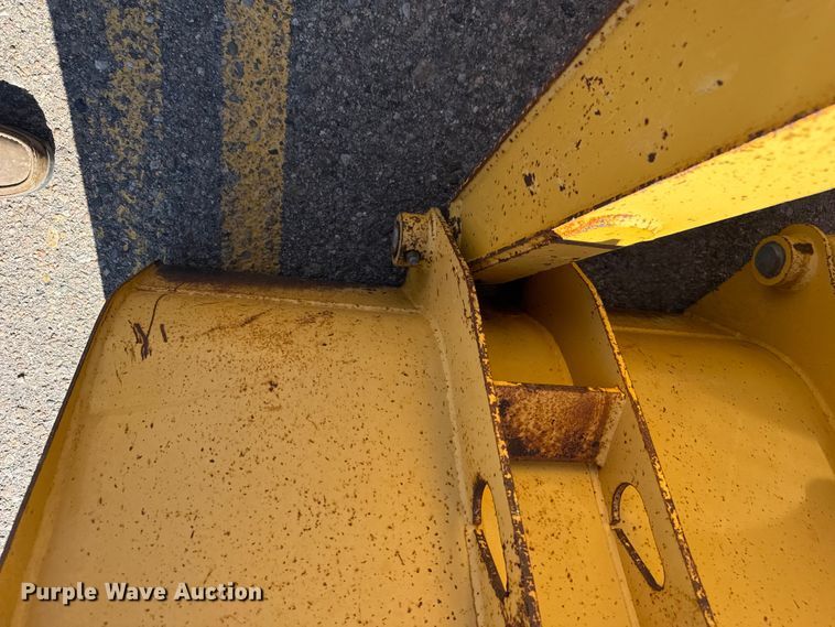 image for item ER2420 2005 John Deere 310G backhoe