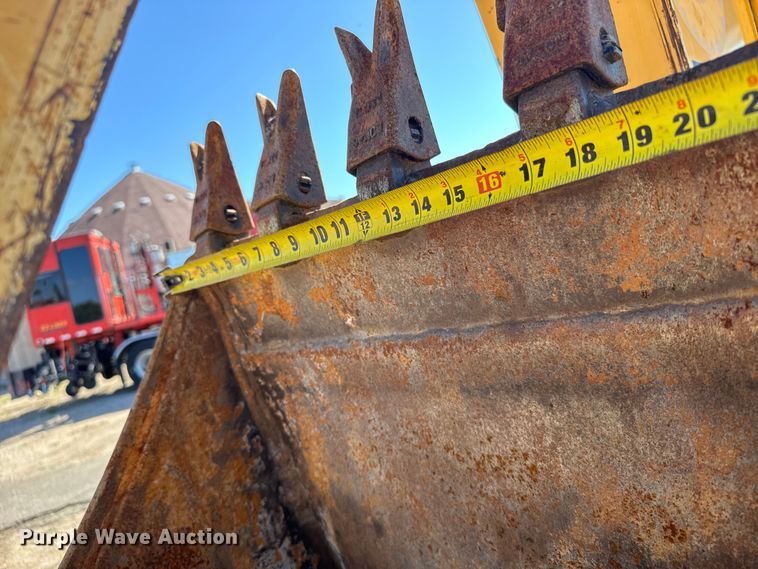 image for item ER2420 2005 John Deere 310G backhoe