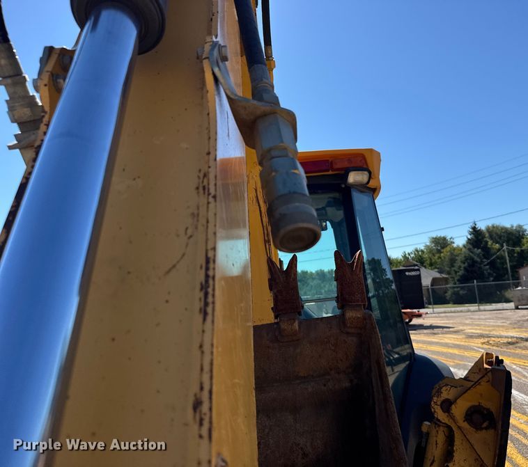 image for item ER2420 2005 John Deere 310G backhoe