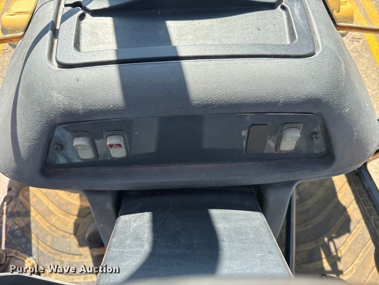 image for item ER2420 2005 John Deere 310G backhoe