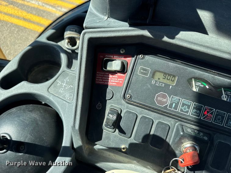 image for item ER2420 2005 John Deere 310G backhoe