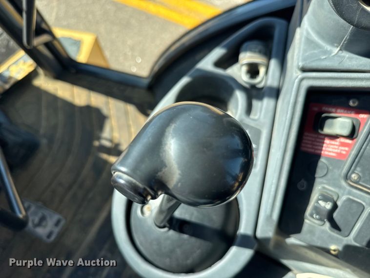 image for item ER2420 2005 John Deere 310G backhoe