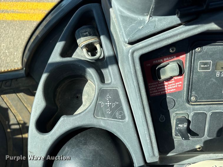 image for item ER2420 2005 John Deere 310G backhoe