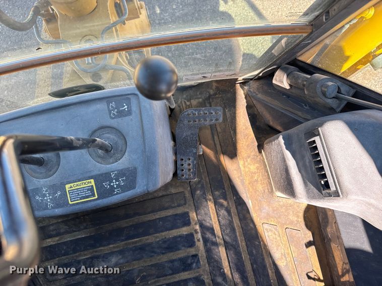 image for item ER2420 2005 John Deere 310G backhoe