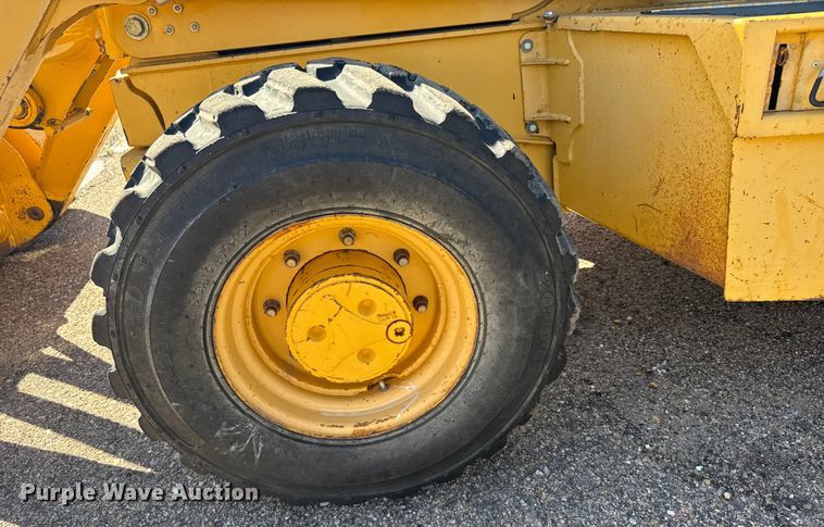 image for item ER2420 2005 John Deere 310G backhoe