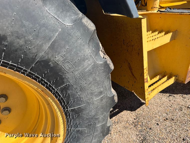 image for item ER2420 2005 John Deere 310G backhoe