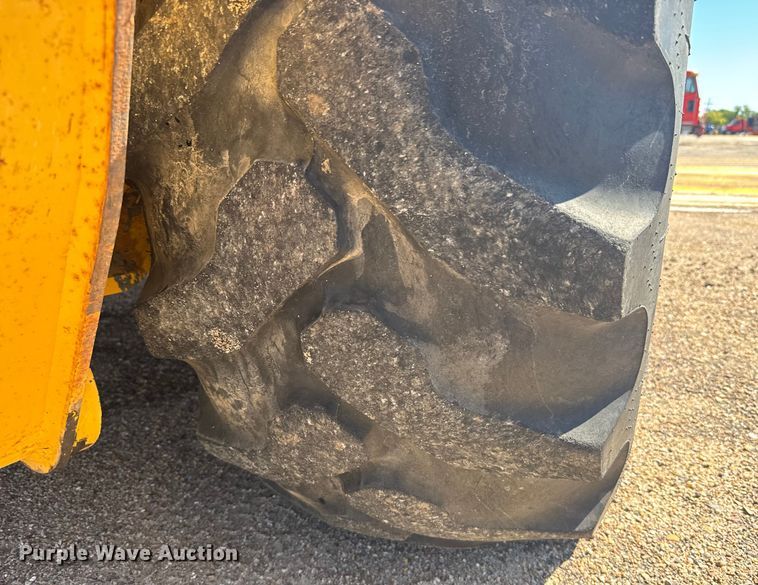 image for item ER2420 2005 John Deere 310G backhoe