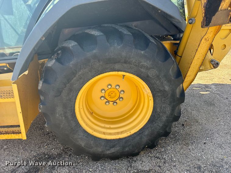 image for item ER2420 2005 John Deere 310G backhoe