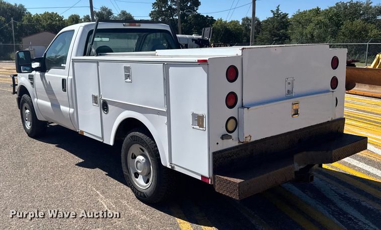 image for item ER2421 2008 Ford F250 Super Duty utility bed pickup truck