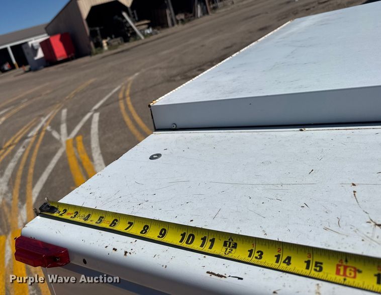 image for item ER2421 2008 Ford F250 Super Duty utility bed pickup truck