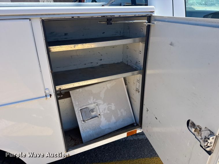 image for item ER2421 2008 Ford F250 Super Duty utility bed pickup truck