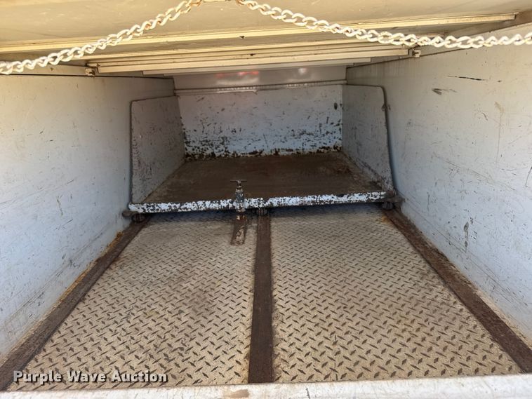 image for item ER2421 2008 Ford F250 Super Duty utility bed pickup truck