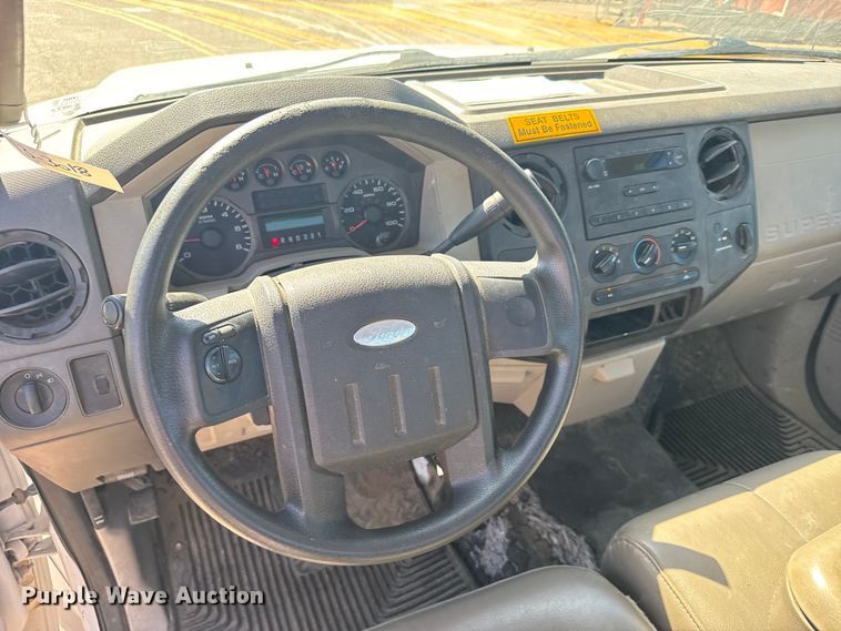 image for item ER2421 2008 Ford F250 Super Duty utility bed pickup truck