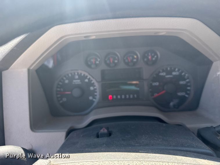 image for item ER2421 2008 Ford F250 Super Duty utility bed pickup truck