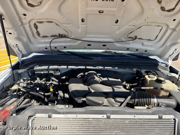 image for item ER2421 2008 Ford F250 Super Duty utility bed pickup truck