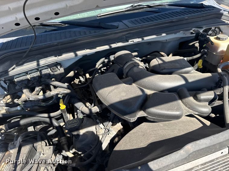 image for item ER2421 2008 Ford F250 Super Duty utility bed pickup truck