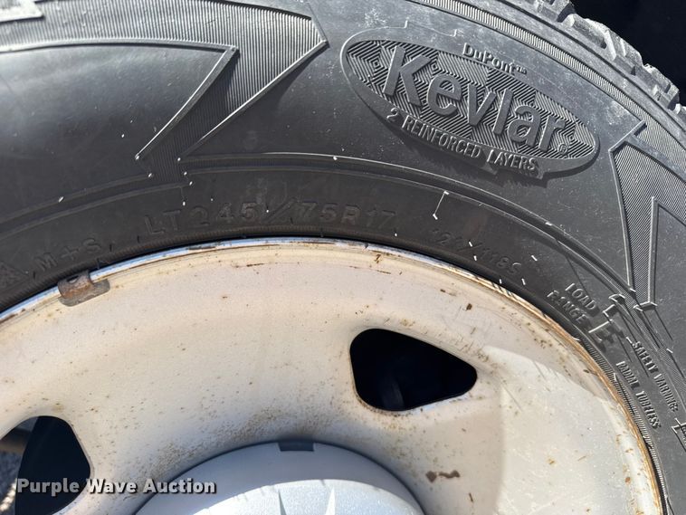 image for item ER2421 2008 Ford F250 Super Duty utility bed pickup truck