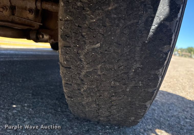 image for item ER2421 2008 Ford F250 Super Duty utility bed pickup truck