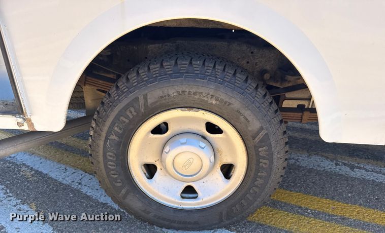 image for item ER2421 2008 Ford F250 Super Duty utility bed pickup truck