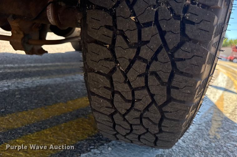 image for item ER2421 2008 Ford F250 Super Duty utility bed pickup truck