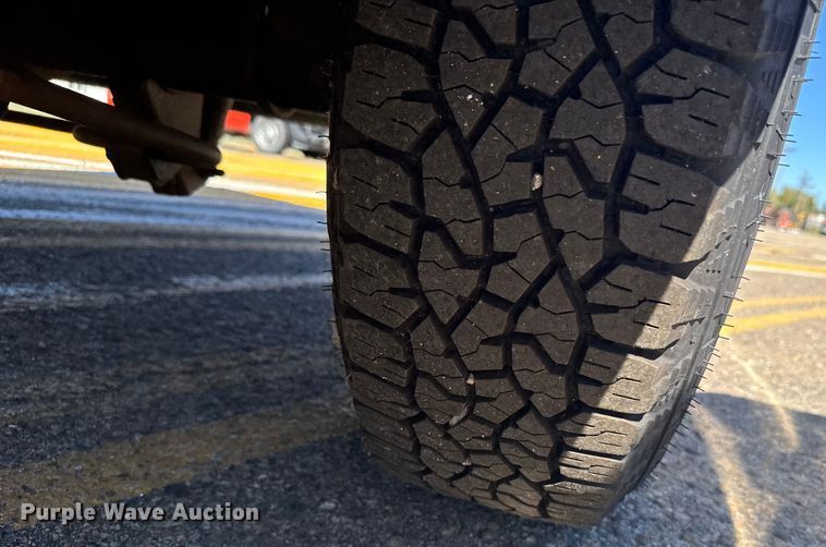 image for item ER2421 2008 Ford F250 Super Duty utility bed pickup truck