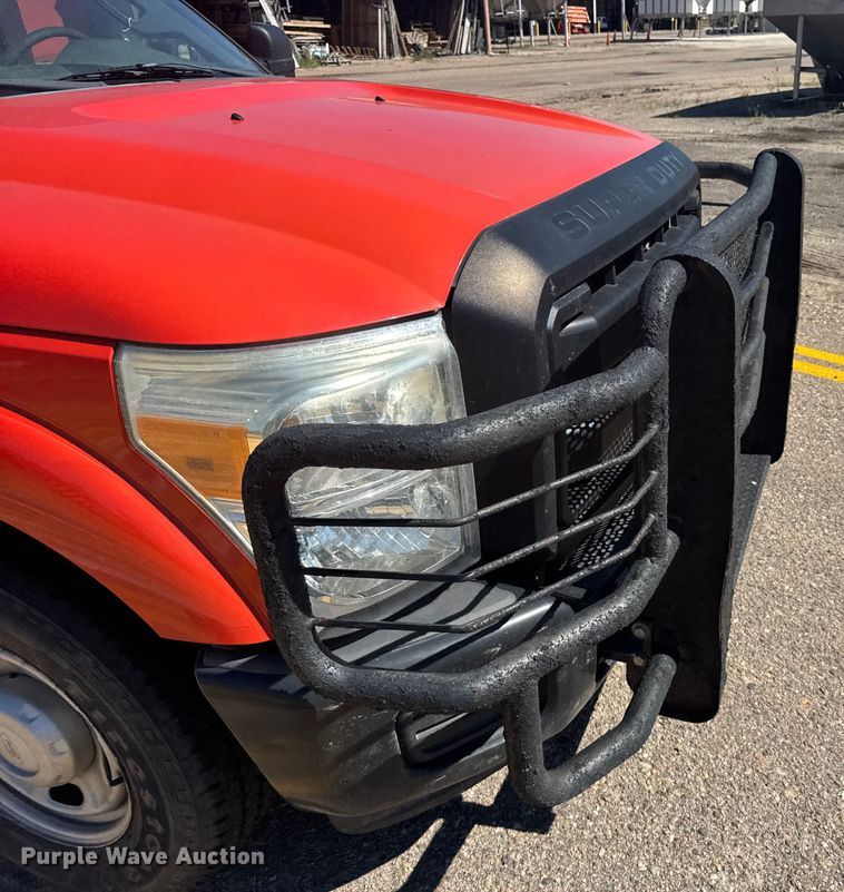 image for item ER2422 2011 Ford F250 Super Duty utility bed pickup truck