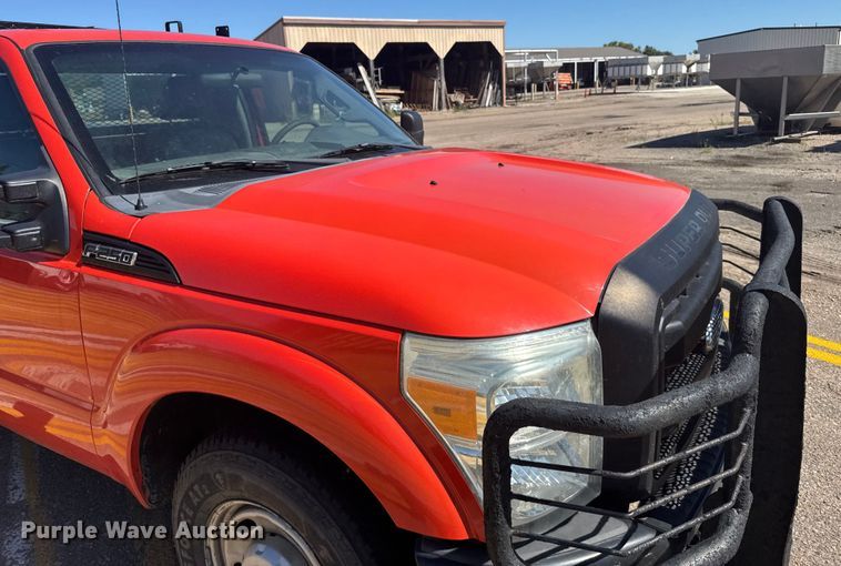 image for item ER2422 2011 Ford F250 Super Duty utility bed pickup truck