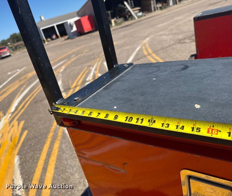 image for item ER2422 2011 Ford F250 Super Duty utility bed pickup truck