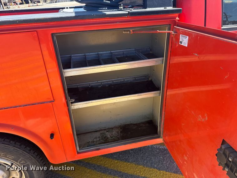 image for item ER2422 2011 Ford F250 Super Duty utility bed pickup truck