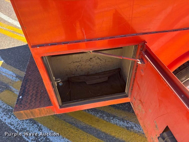 image for item ER2422 2011 Ford F250 Super Duty utility bed pickup truck