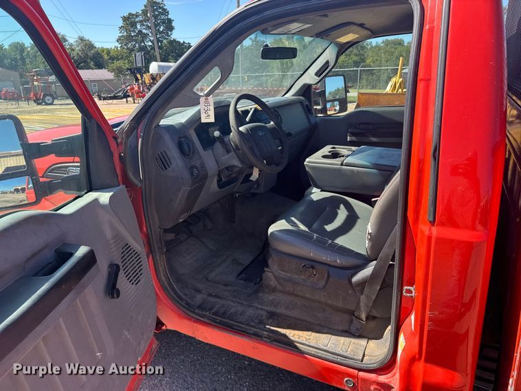 image for item ER2422 2011 Ford F250 Super Duty utility bed pickup truck