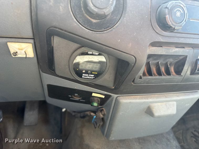 image for item ER2422 2011 Ford F250 Super Duty utility bed pickup truck